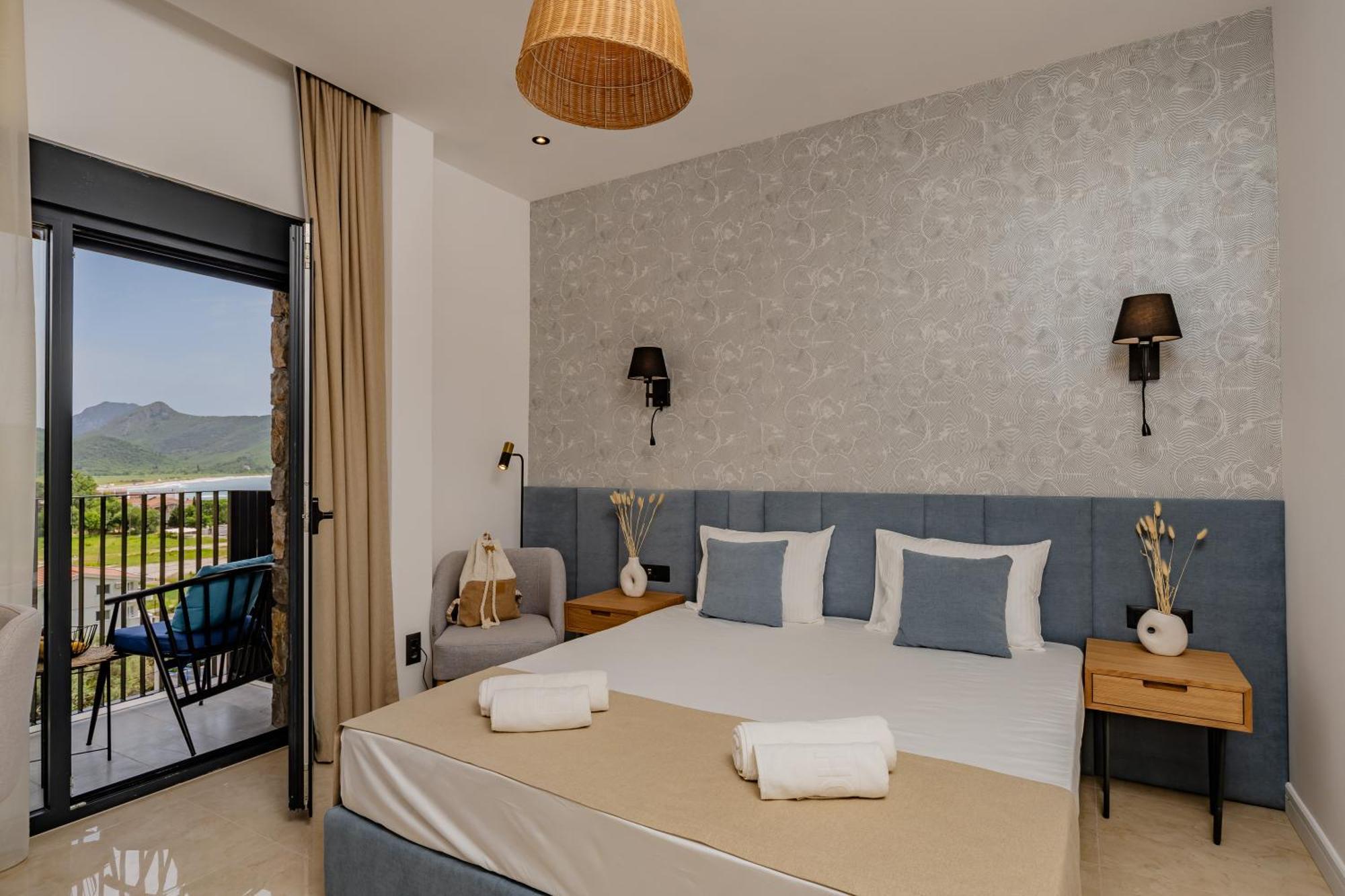 Hotel Aquilo Petrovac Ngoại thất bức ảnh