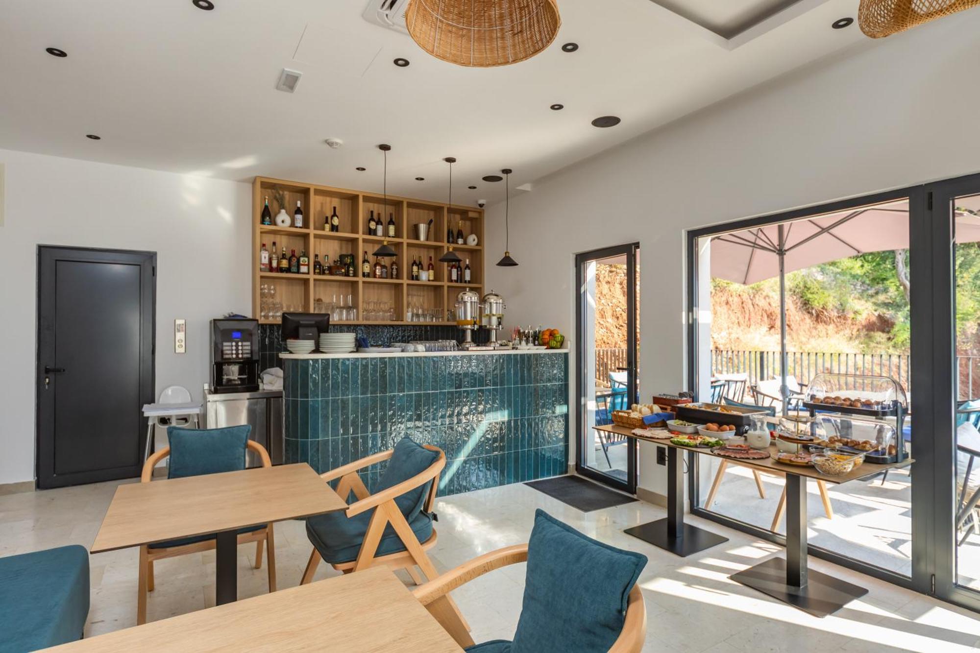 Hotel Aquilo Petrovac Ngoại thất bức ảnh