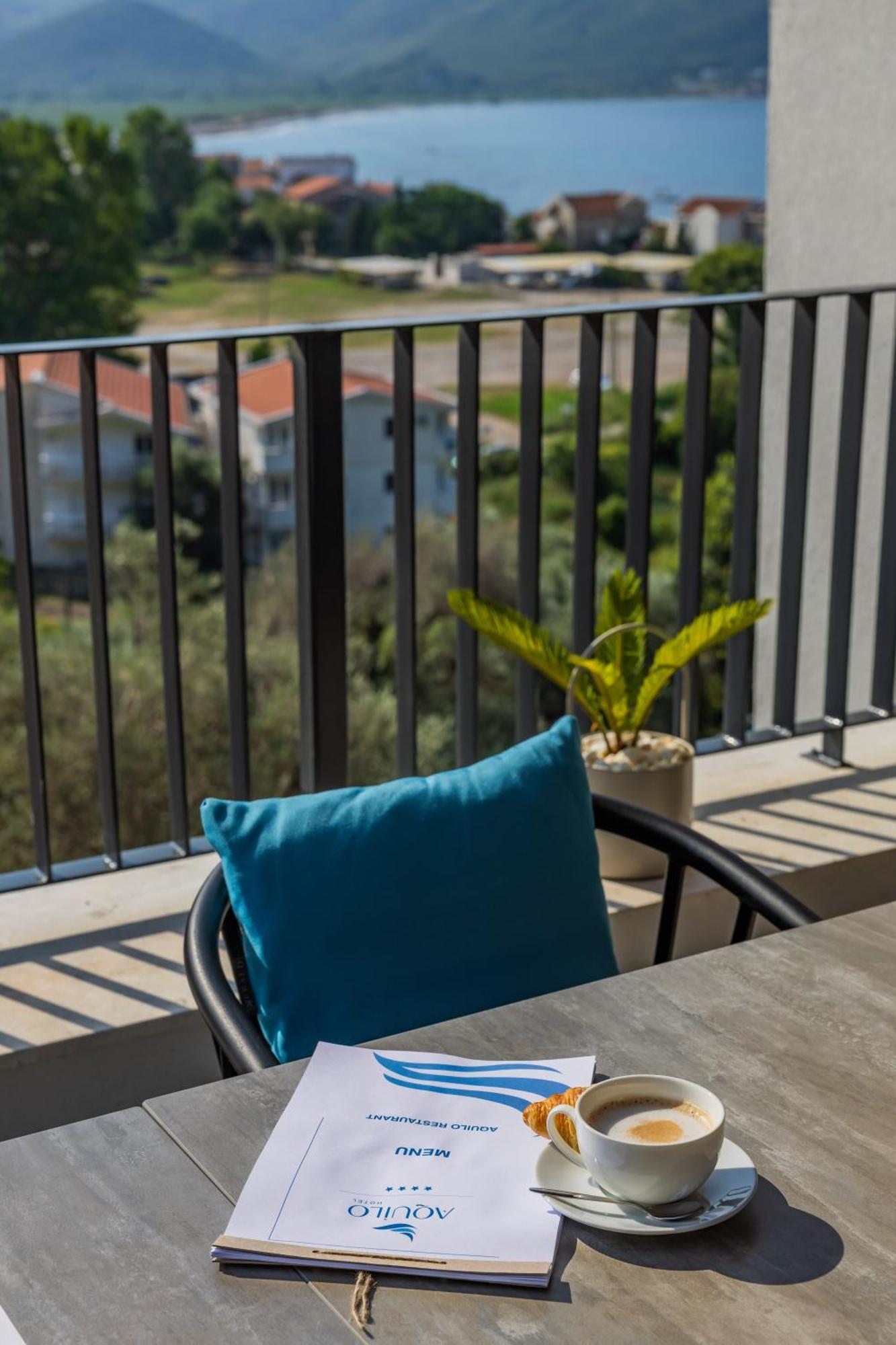 Hotel Aquilo Petrovac Ngoại thất bức ảnh