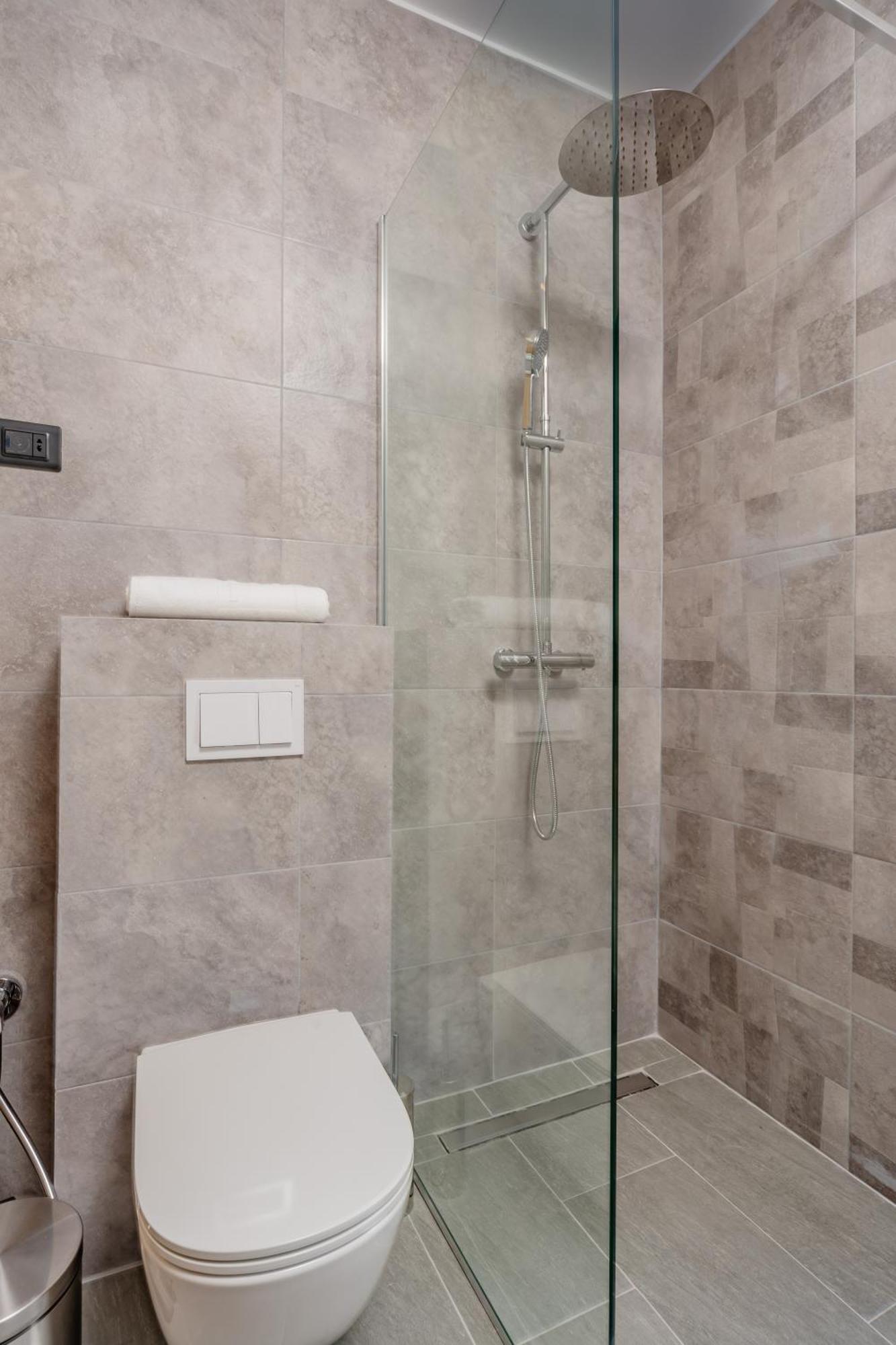 Hotel Aquilo Petrovac Ngoại thất bức ảnh