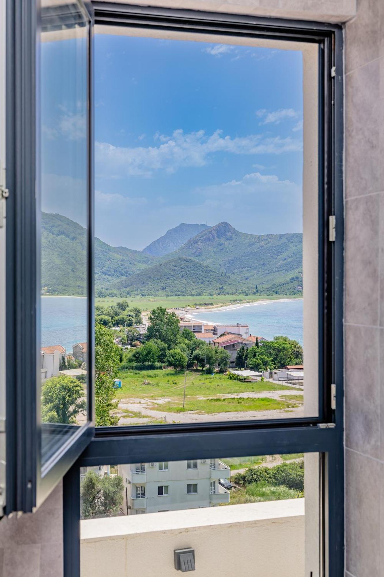 Hotel Aquilo Petrovac Ngoại thất bức ảnh